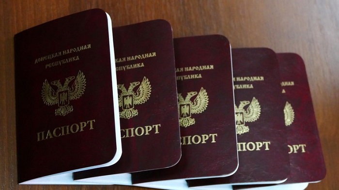 Moscou reconnaît les passeports des républiques autoproclamées de Donetsk et de Lougansk